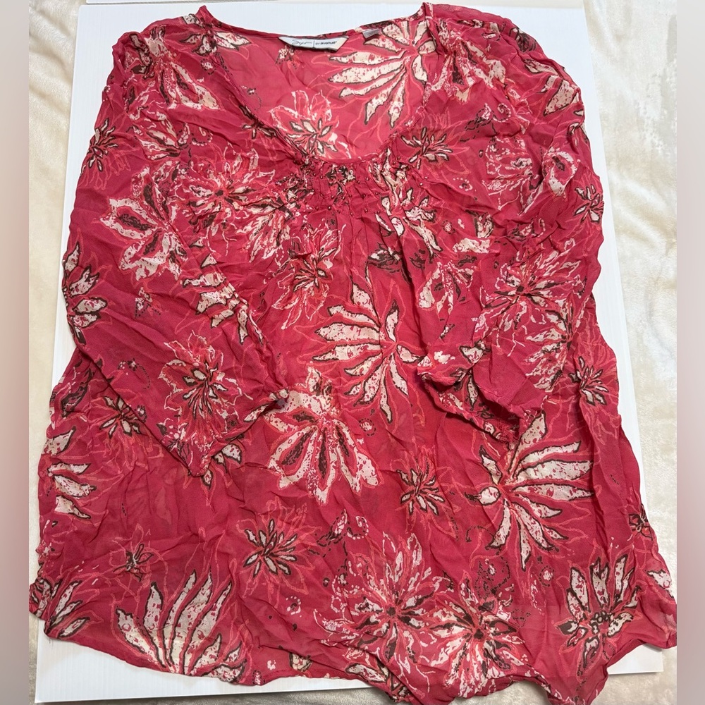 Avenue Vibrant Floral Blouse size 18/20